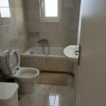 Fotis' Apartment Tholon